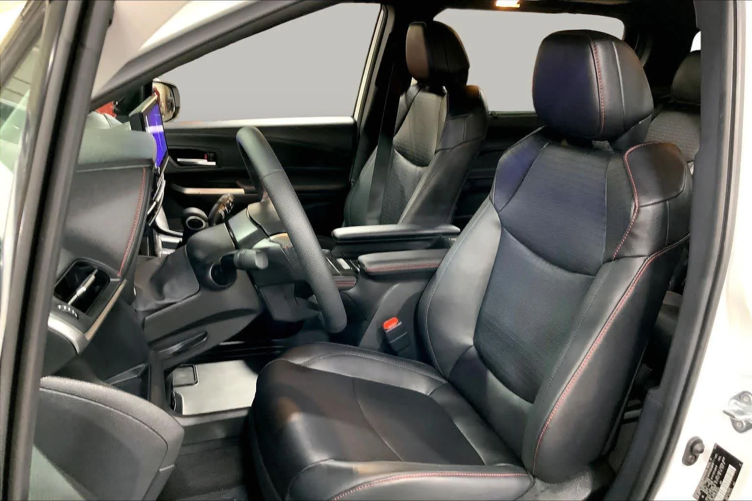 Used 2025 Ice Cap Toyota XSE image 8