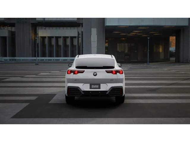 New 2027 Alpine White BMW  image 5