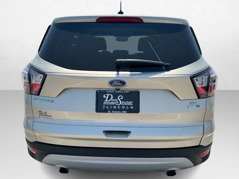 Used 2017 White Gold Metallic Ford SE 4WD image 6