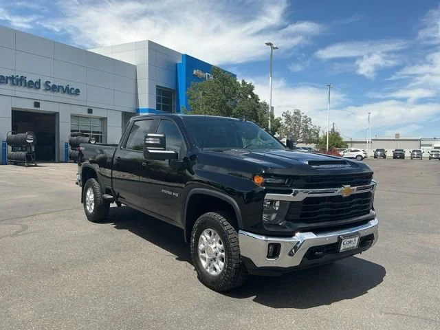 2026 Chevrolet Silverado HD LT 4WD Crew Cab Standard Box's photo