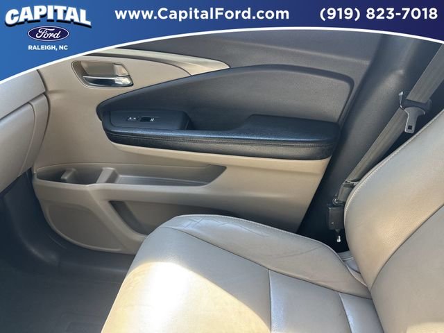 Used 2017  Honda EX-L image 29