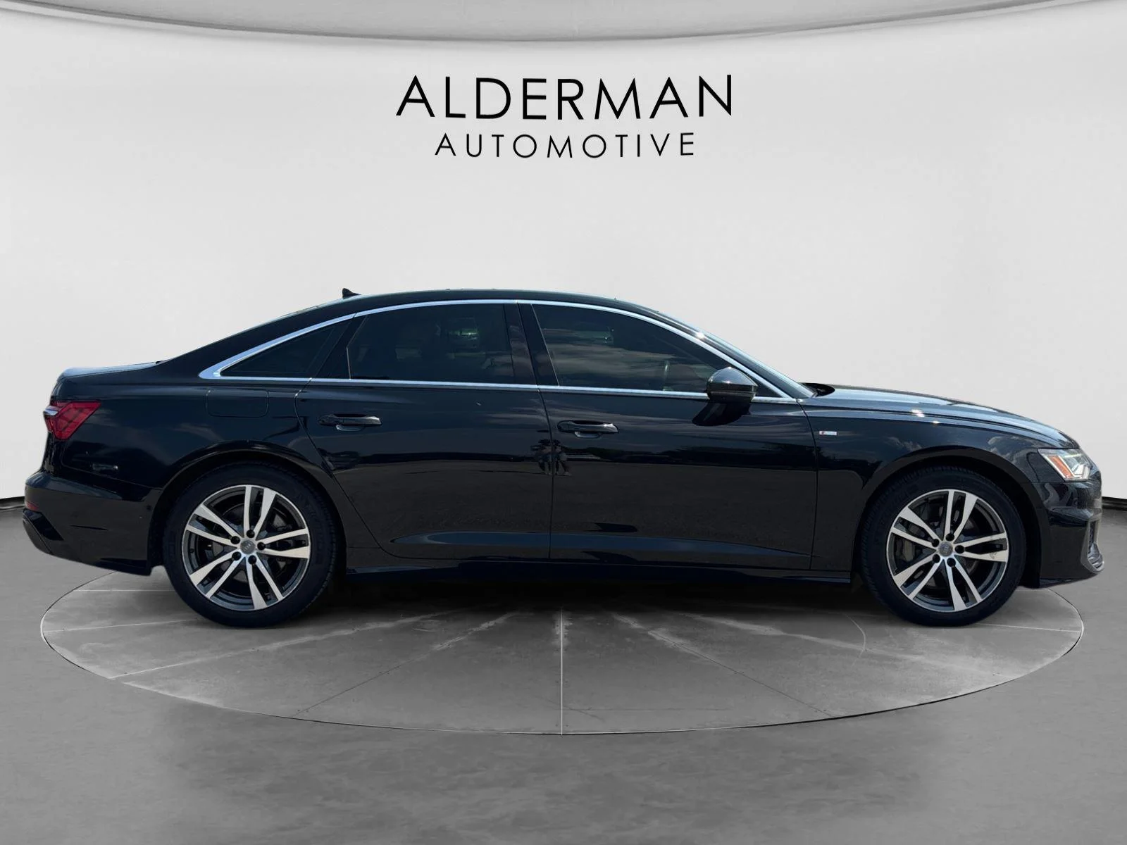 Used 2019 Brilliant Black Audi Premium Plus image 6