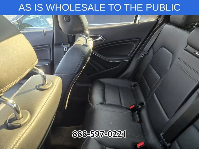 Used 2016 Black Mercedes-Benz GLA 250 image 3
