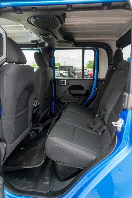 Used 2022 Blue Jeep Sport image 11