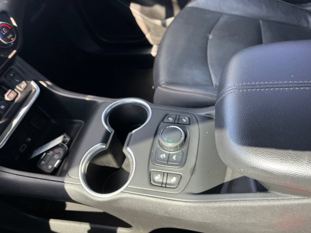 Used 2021 SUMMIT WHITE GMC SLT image 20