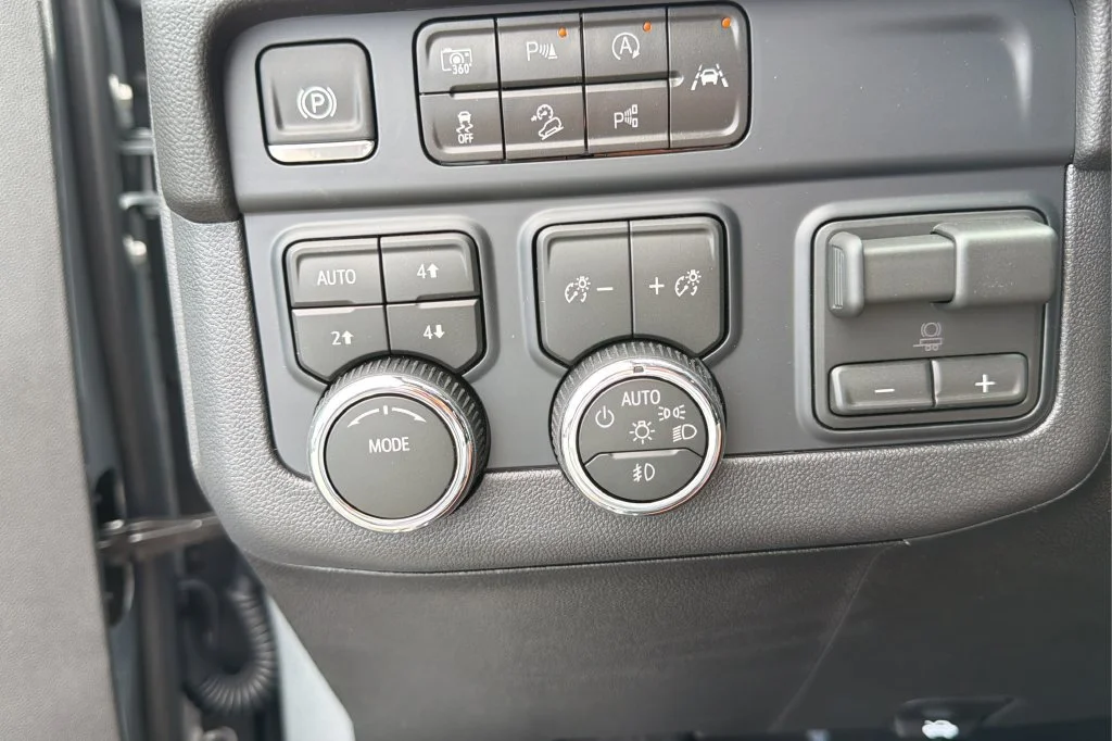New 2026 Sterling Gray Metallic Chevrolet RST image 32