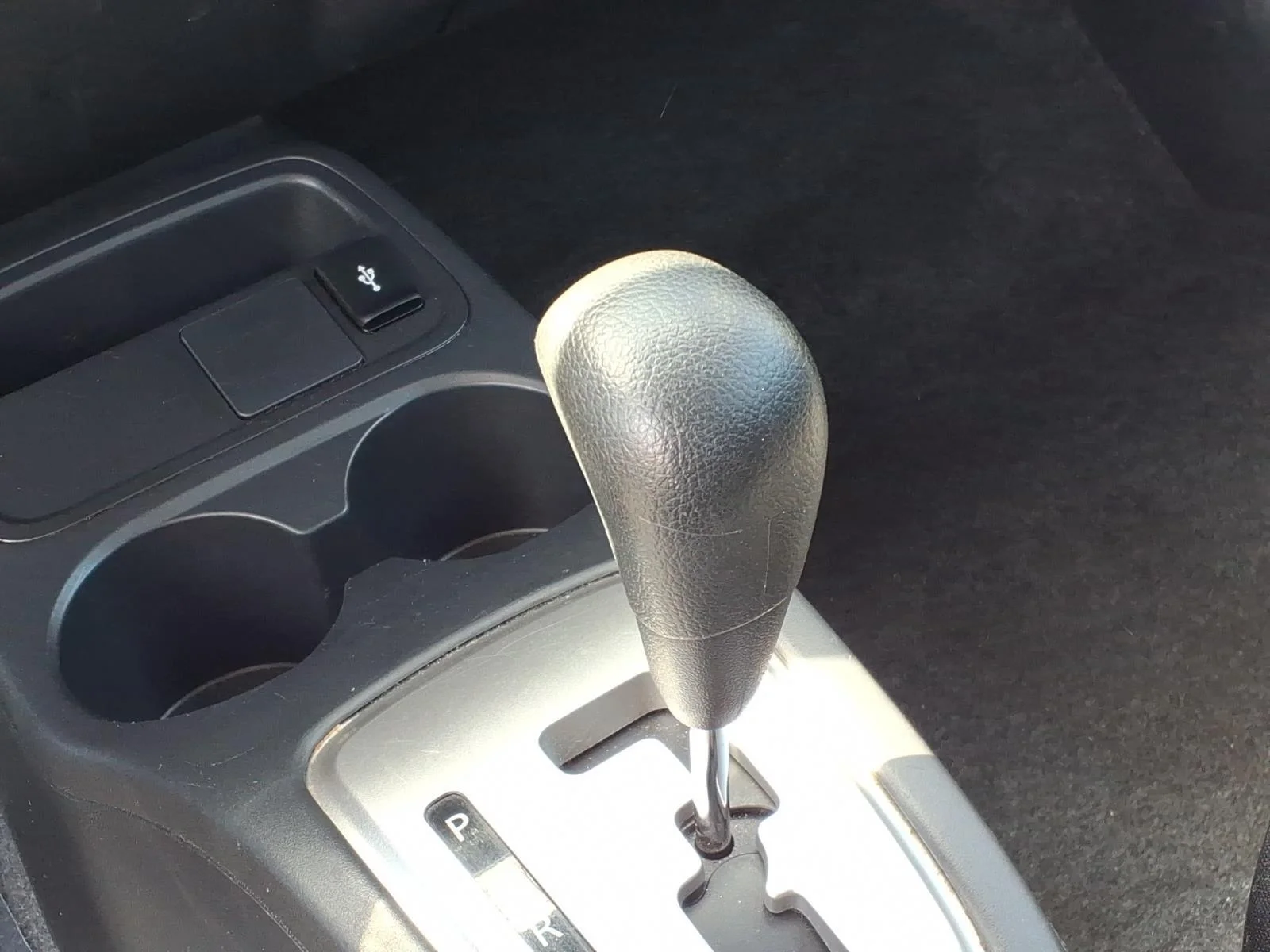 Used 2024  MITSUBISHI  image 5