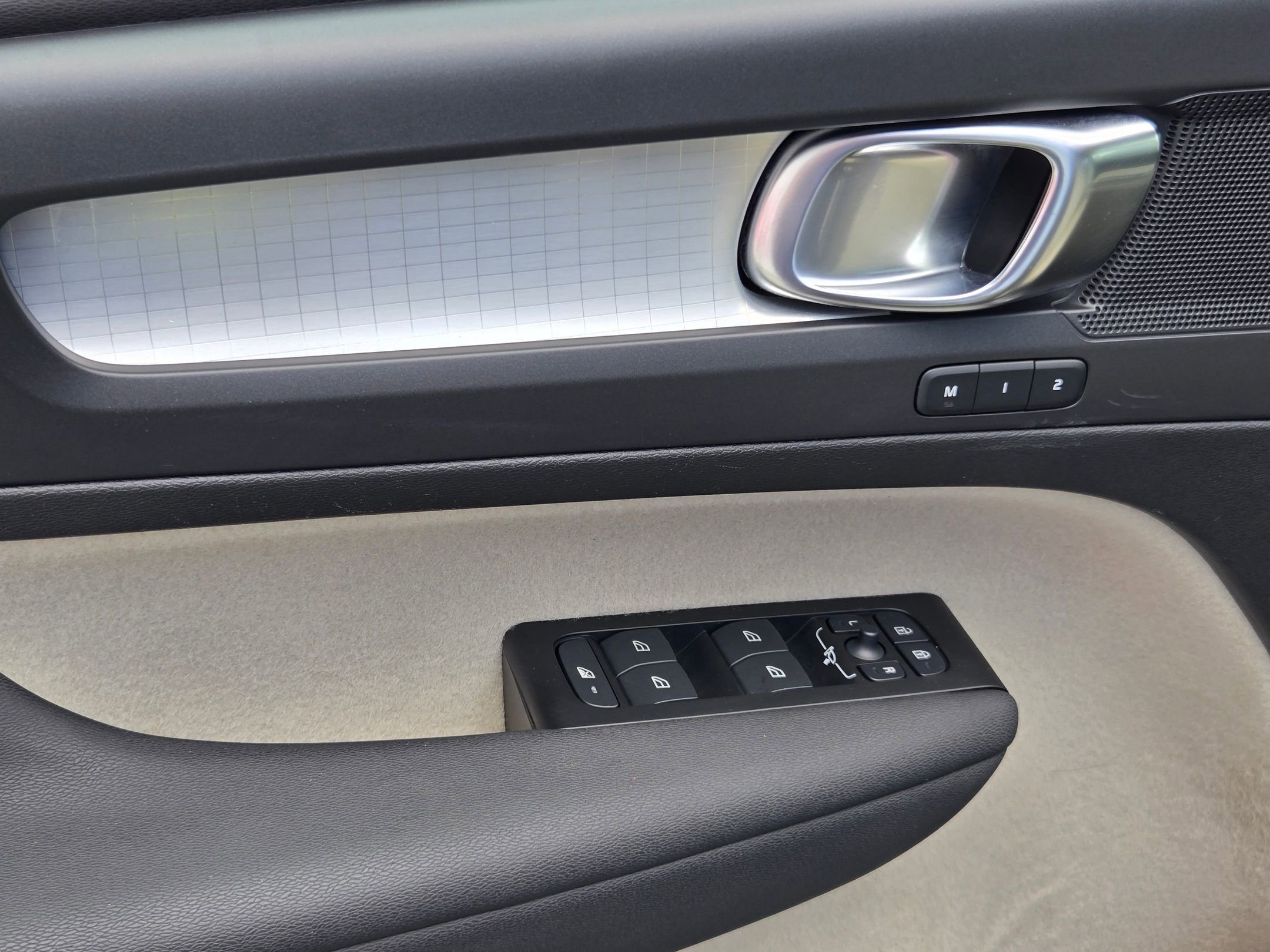 Used 2022 Denim Blue Metallic Volvo Momentum image 21