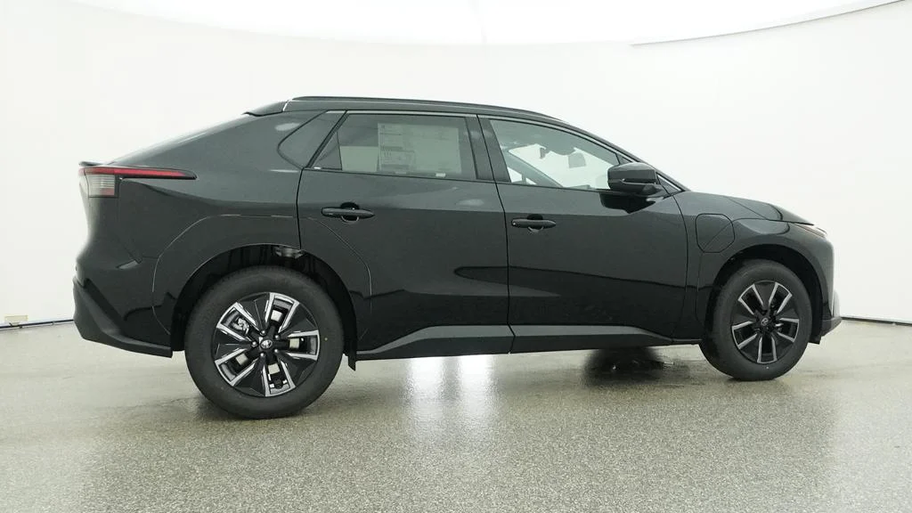 New 2026 Midnight Black Metallic Toyota XLE image 58