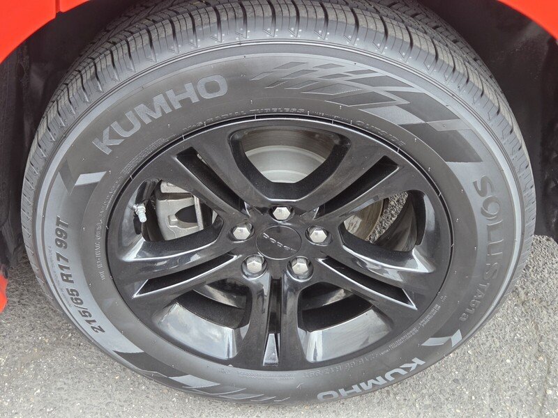 Used 2022 Orange Dodge SXT image 12