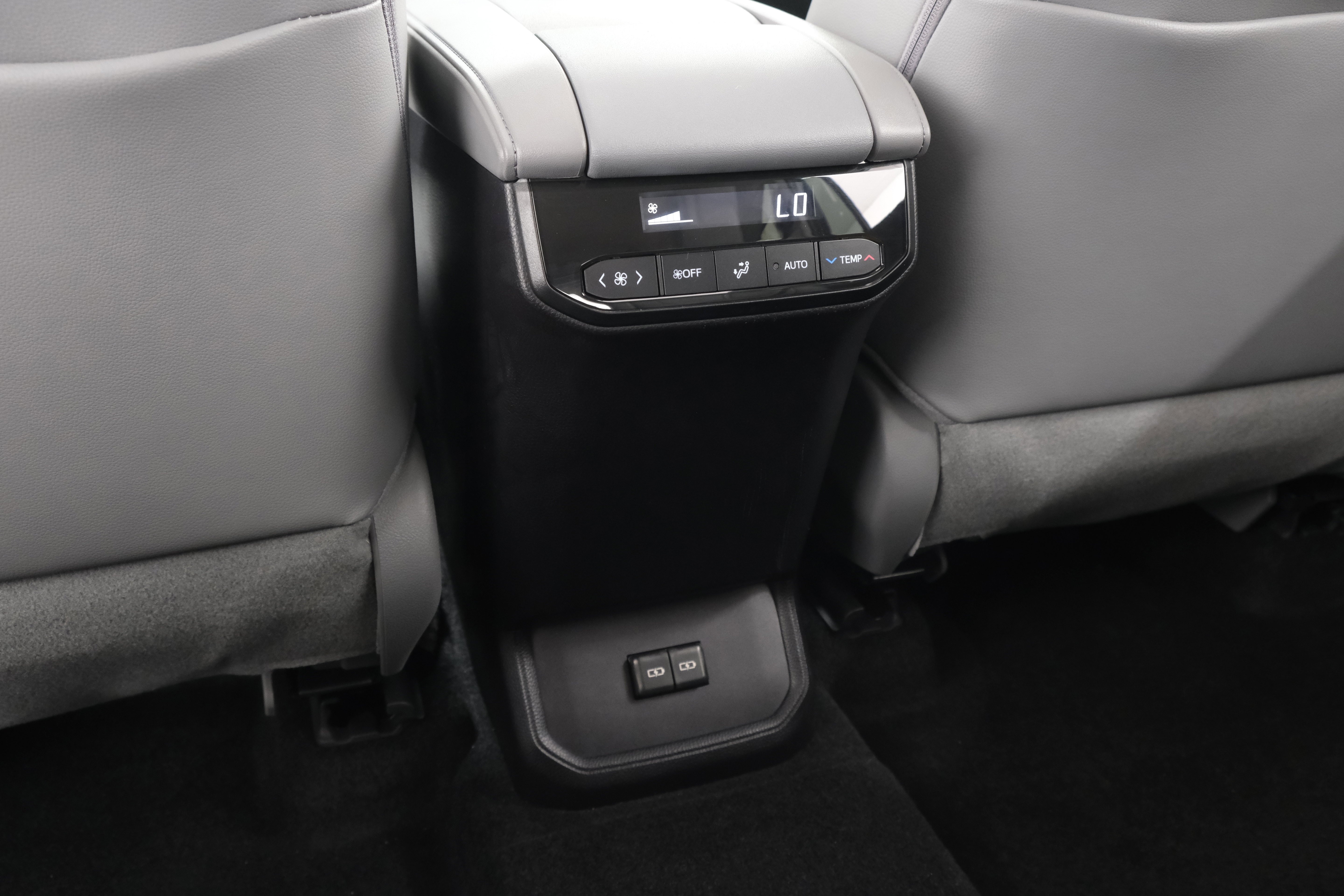 2024 Toyota Highlander XLE - Photo 35