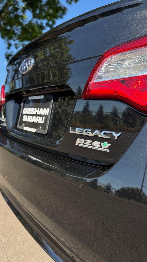 Used 2017 Crystal Black Silica Subaru 2.5i image 38