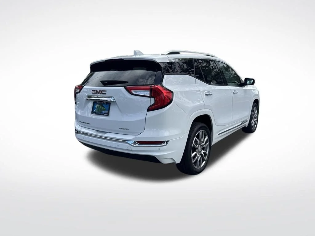 Certified Used 2022 Summit White GMC Denali image 5