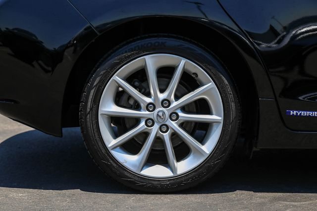 Used 2013 Black Lexus 200h image 9