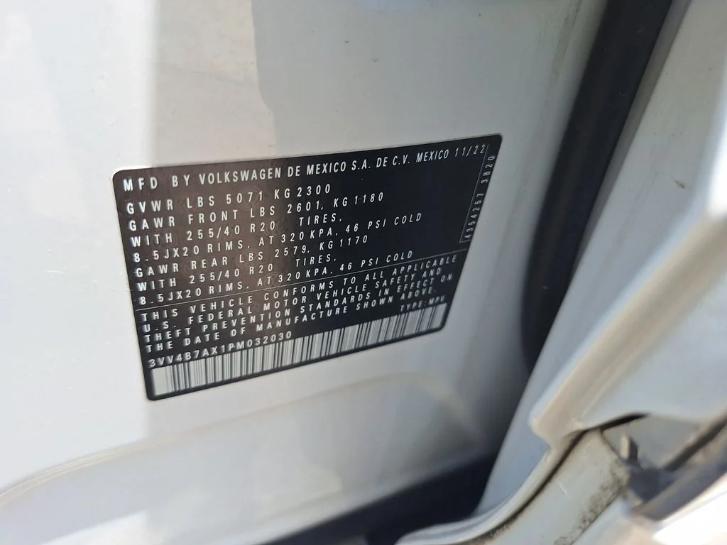Used 2023  Volkswagen 2.0T SEL R-Line image 33