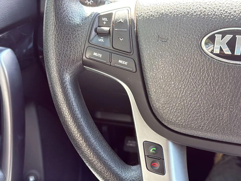 Used 2014 Silver Kia LX image 19