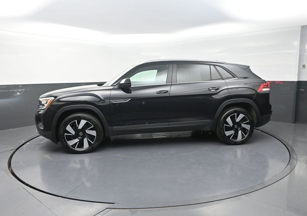 Used 2026  Volkswagen SE w/Technology image 6