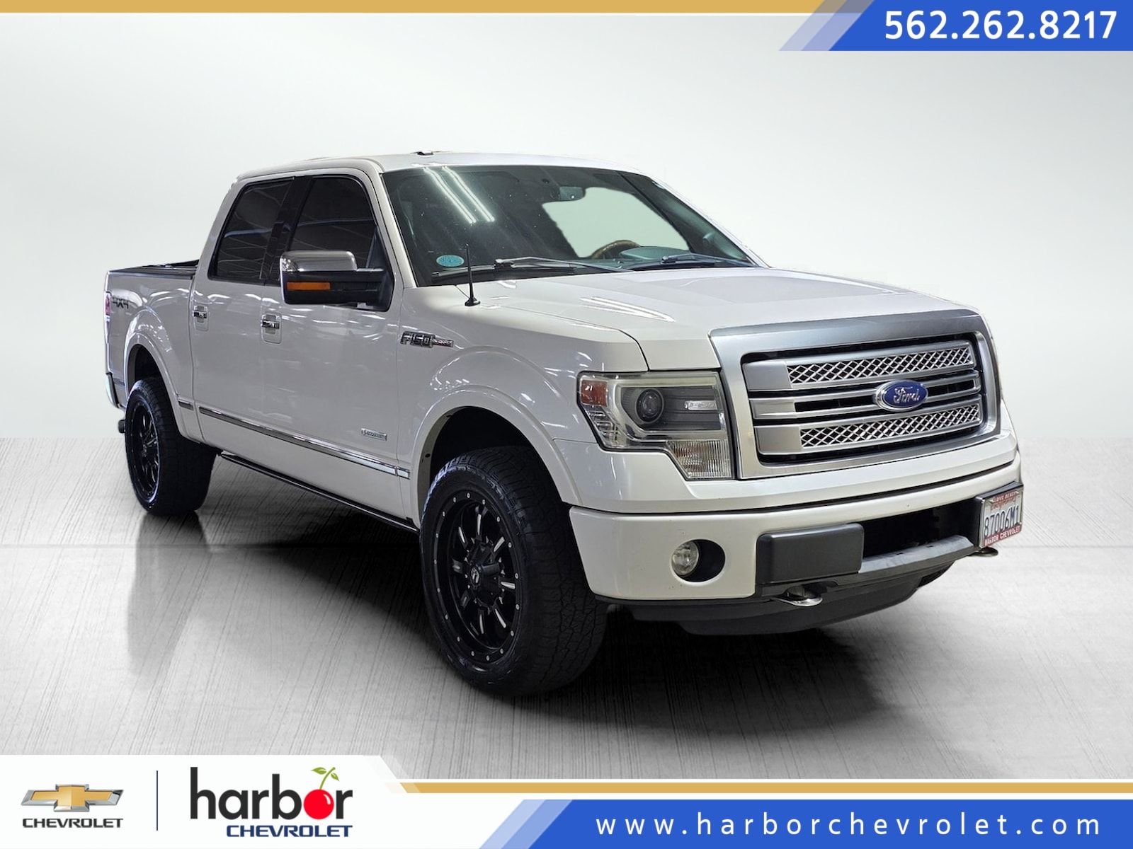 Used 2013 White Platinum Clearcoat Metallic Ford Platinum image 1