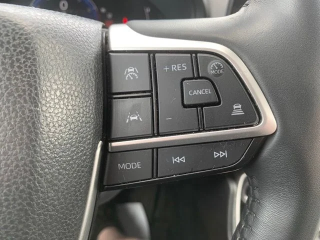 Used 2024 Silver Toyota XLE image 27