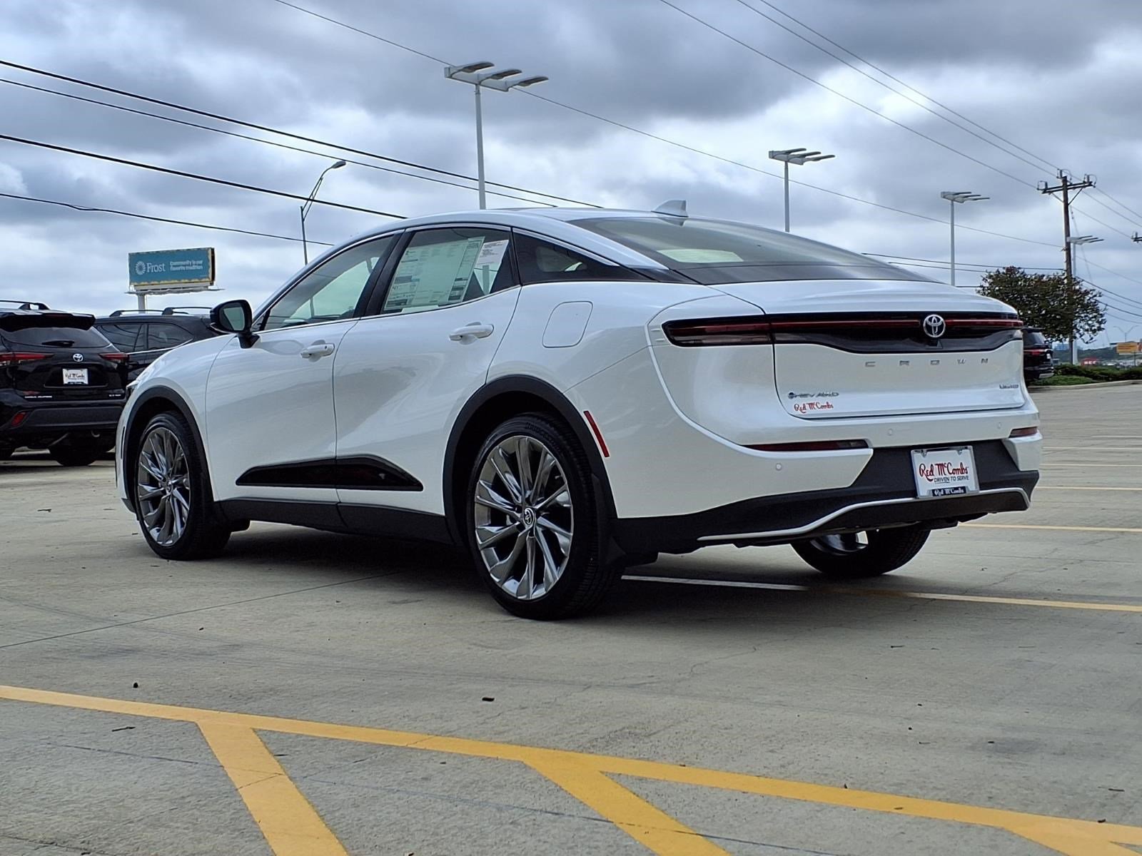 New 2026 Oxygen White <sup>1</sup> Toyota  Limited image 7
