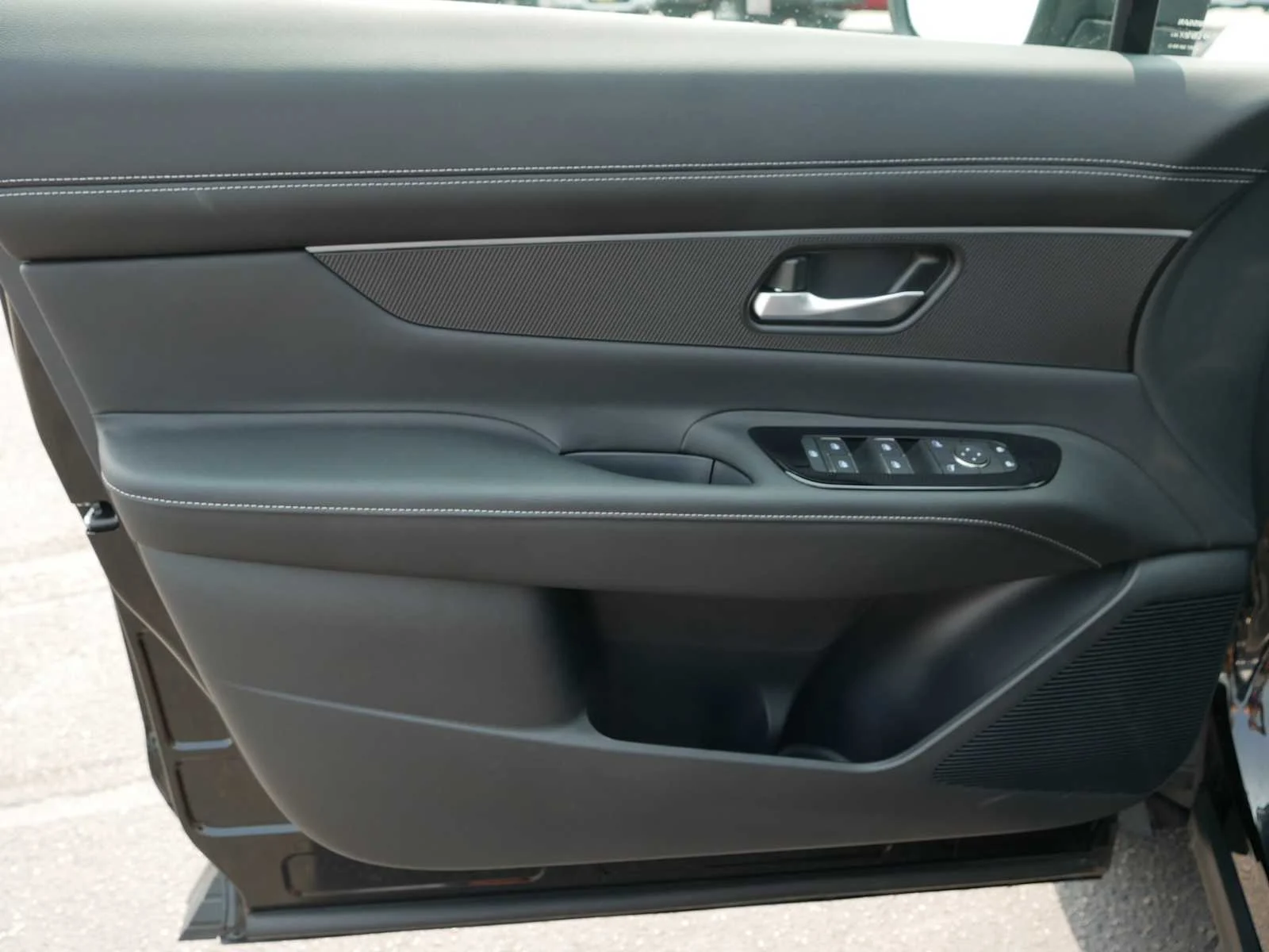 2025 Nissan Murano SV - Photo 13