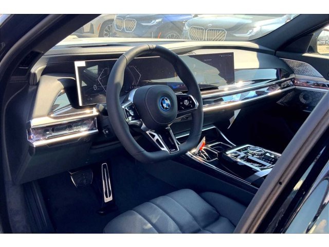 2026 BMW i7 50 - Photo 8