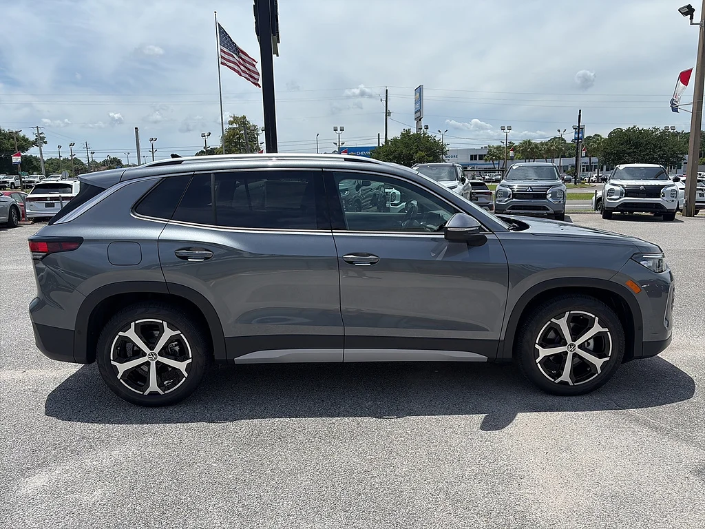 New 2026 Platinum Gray Metallic Volkswagen SE FWD image 4