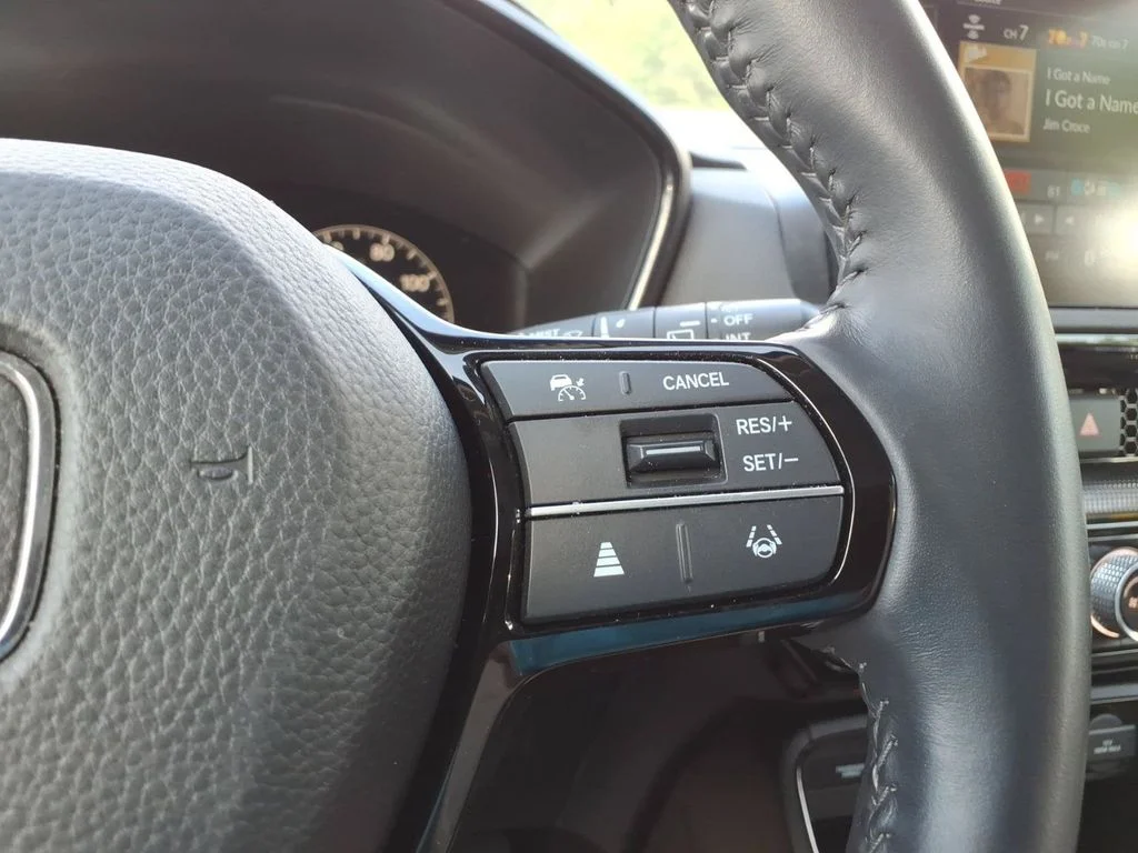 Used 2024 White Honda EX-L image 43
