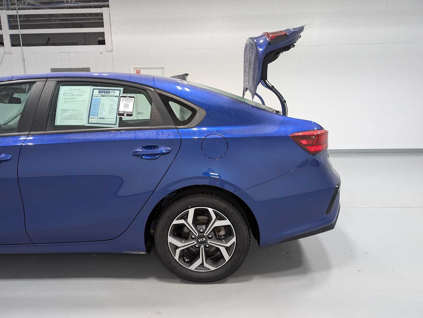Used 2020 Deep Sea Blue Kia LXS image 11