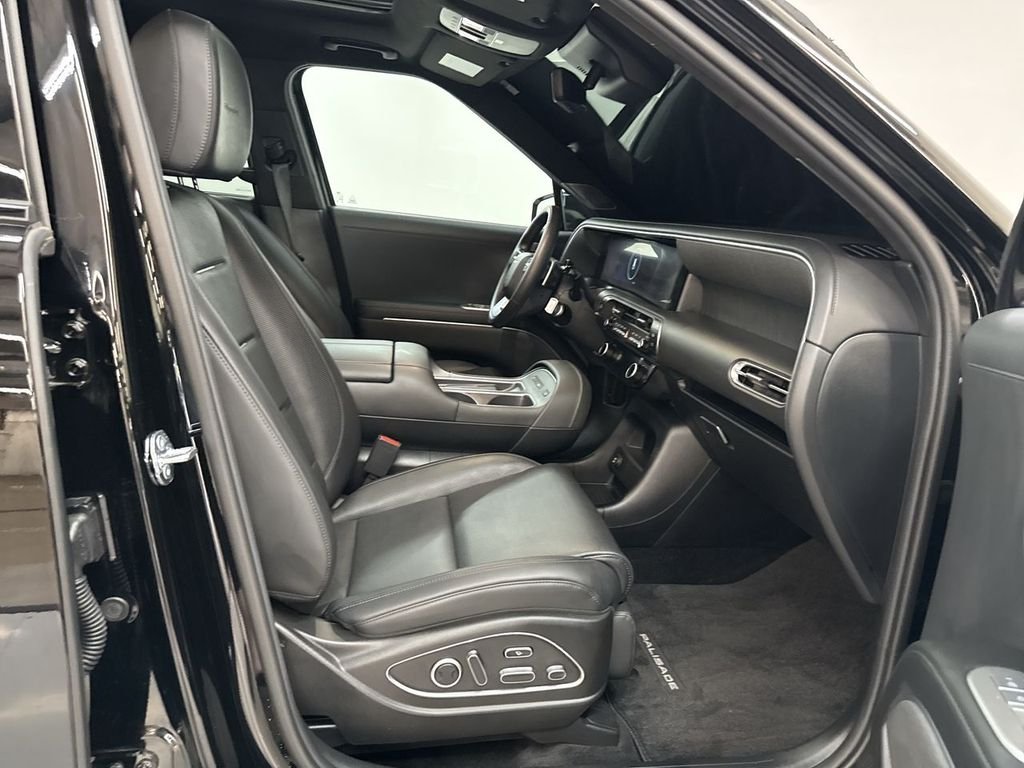 Used 2026 Abyss Black Hyundai Calligraphy image 18