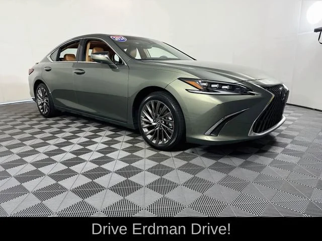 2024 Lexus ES 300h 300h Ultra Luxury's photo
