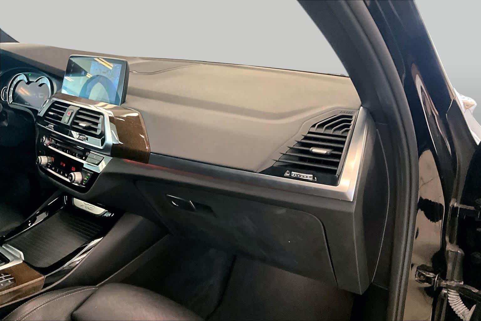 Used 2019 Jet Black BMW sDrive30i image 17