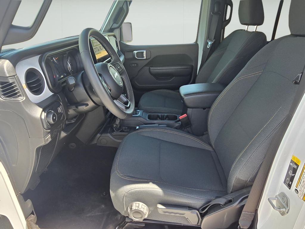 Used 2025 Bright White Clearcoat Jeep Sport S image 28