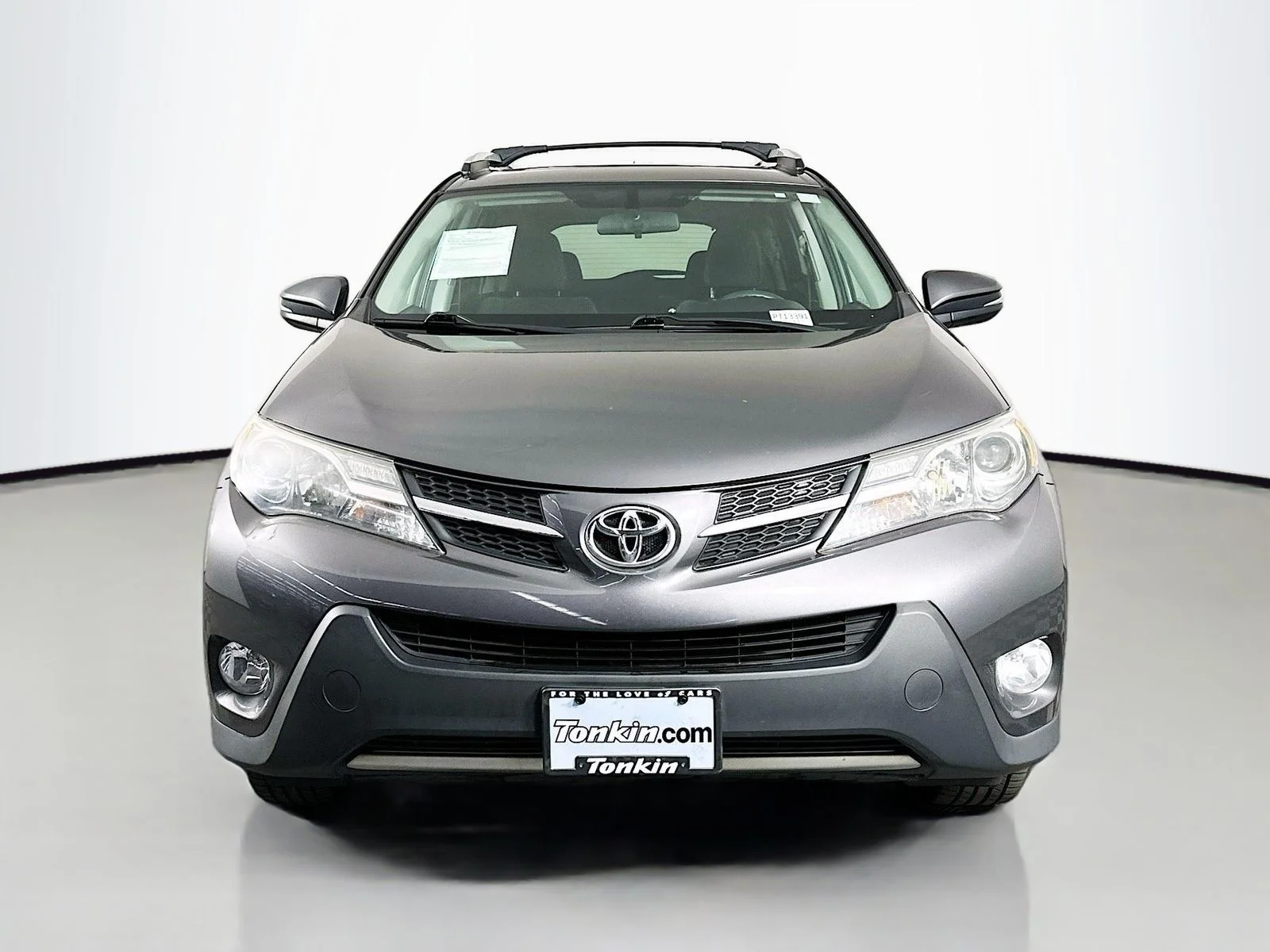 Used 2013 Gray Toyota XLE image 2