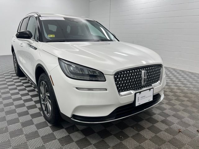 Used 2022 White Lincoln Standard image 1