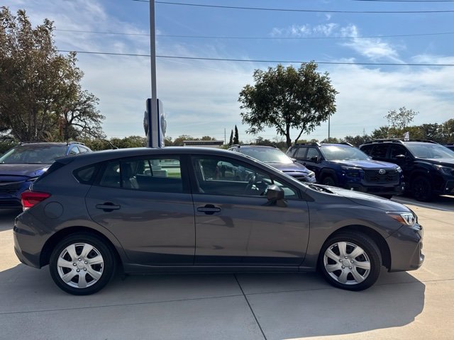 Used 2018  Subaru 2.0i image 2