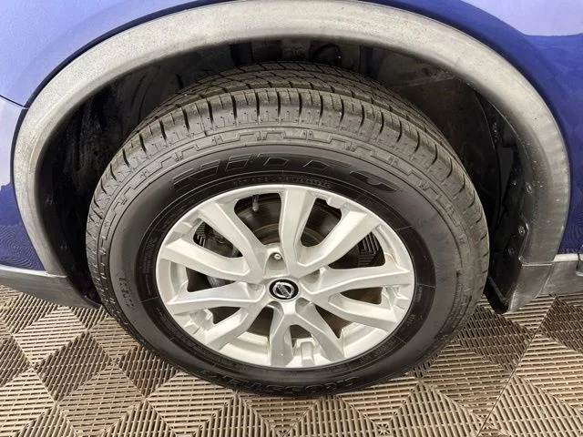 Used 2018 Blue Nissan SV image 26