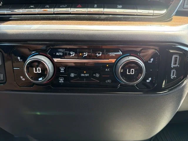 New 2026 Summit White Chevrolet LT (2FL) image 31