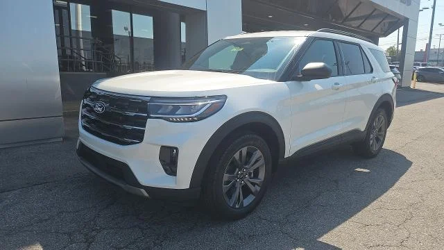 New 2027 Star White Metallic Tri-Coat Ford Active 4WD image 30