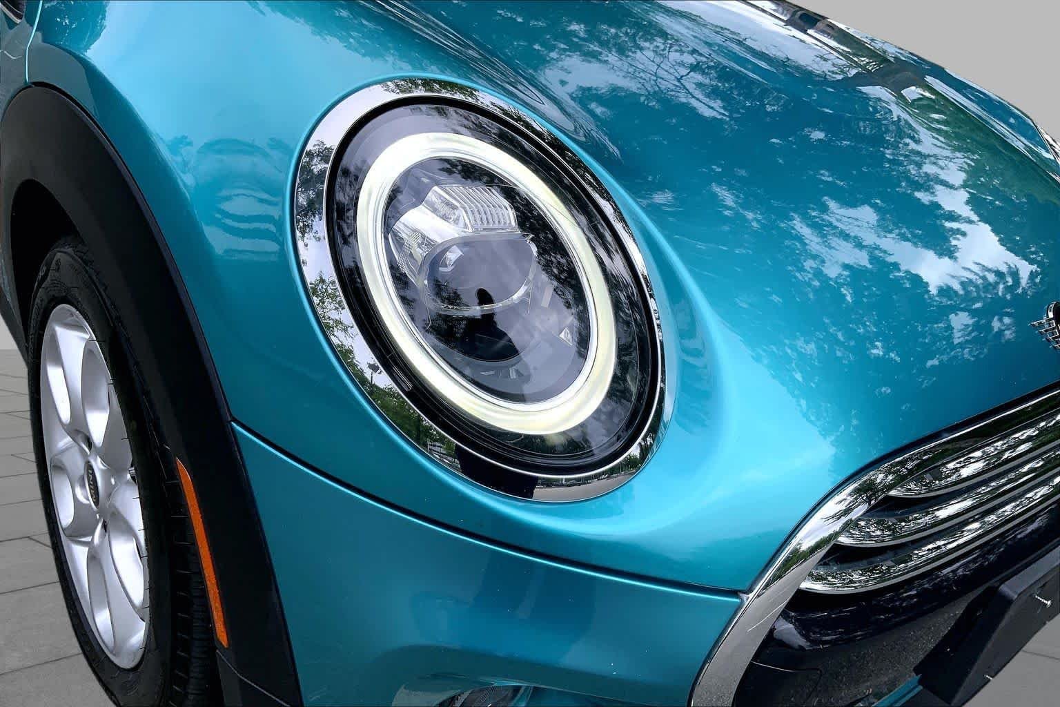 Used 2020 Caribbean Aqua Metallic MINI Cooper image 26