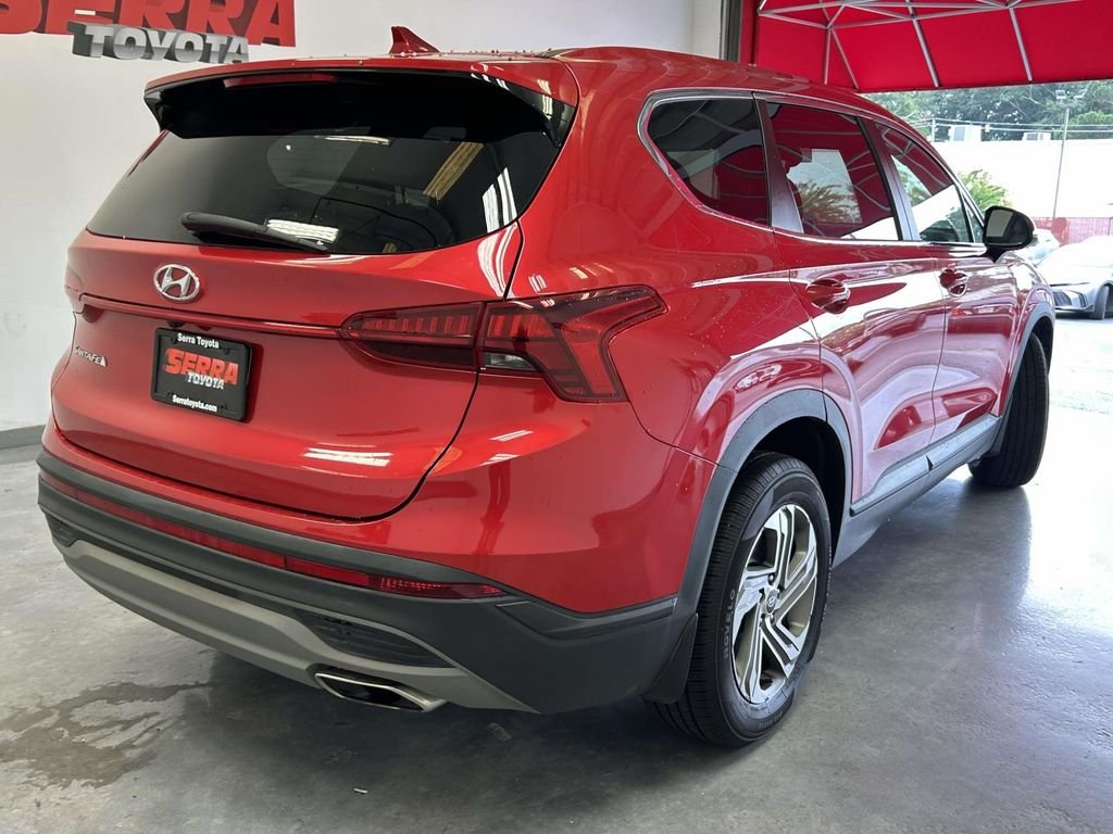 Used 2023 Red Hyundai SE image 3