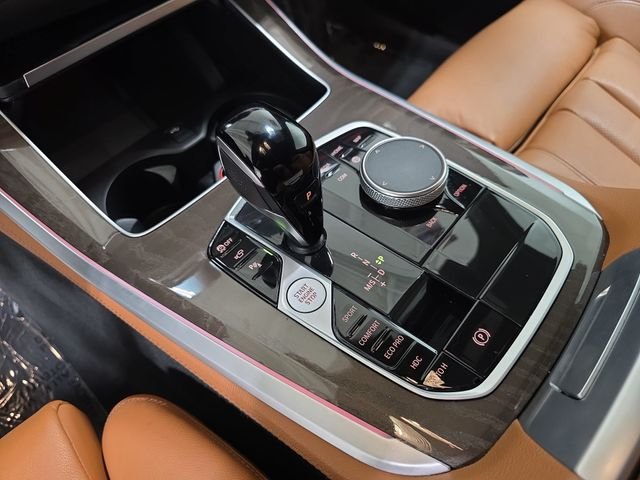 Used 2022 Black Sapphire Metallic BMW xDrive40i image 25