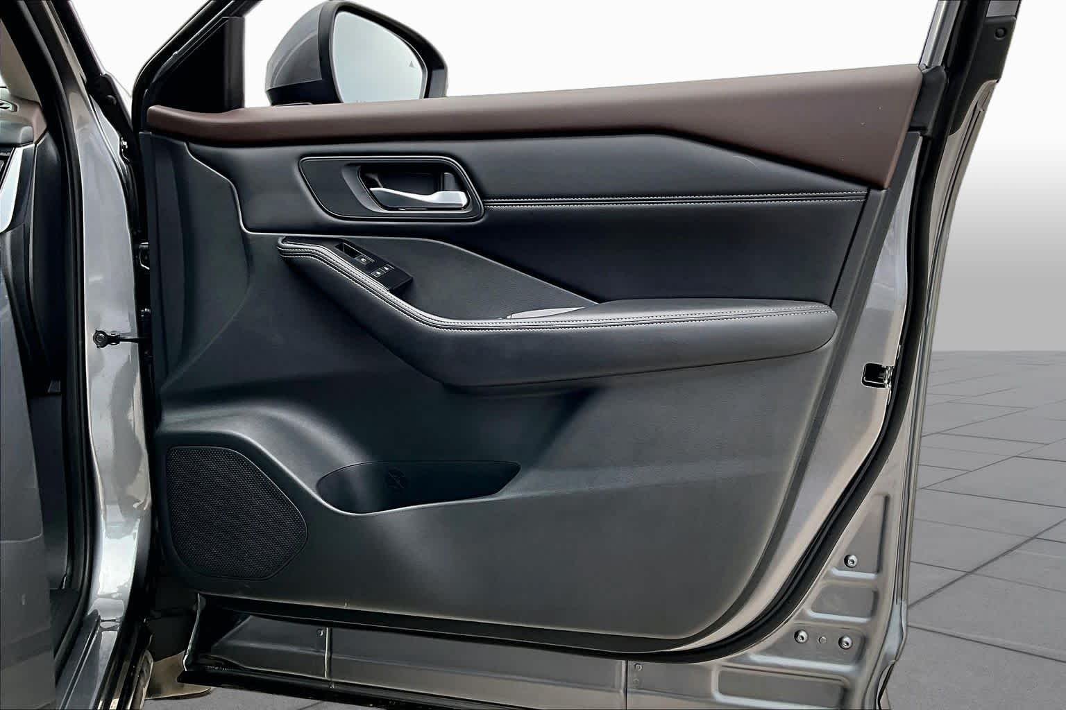 Used 2022 Gun Metallic Nissan SV image 23