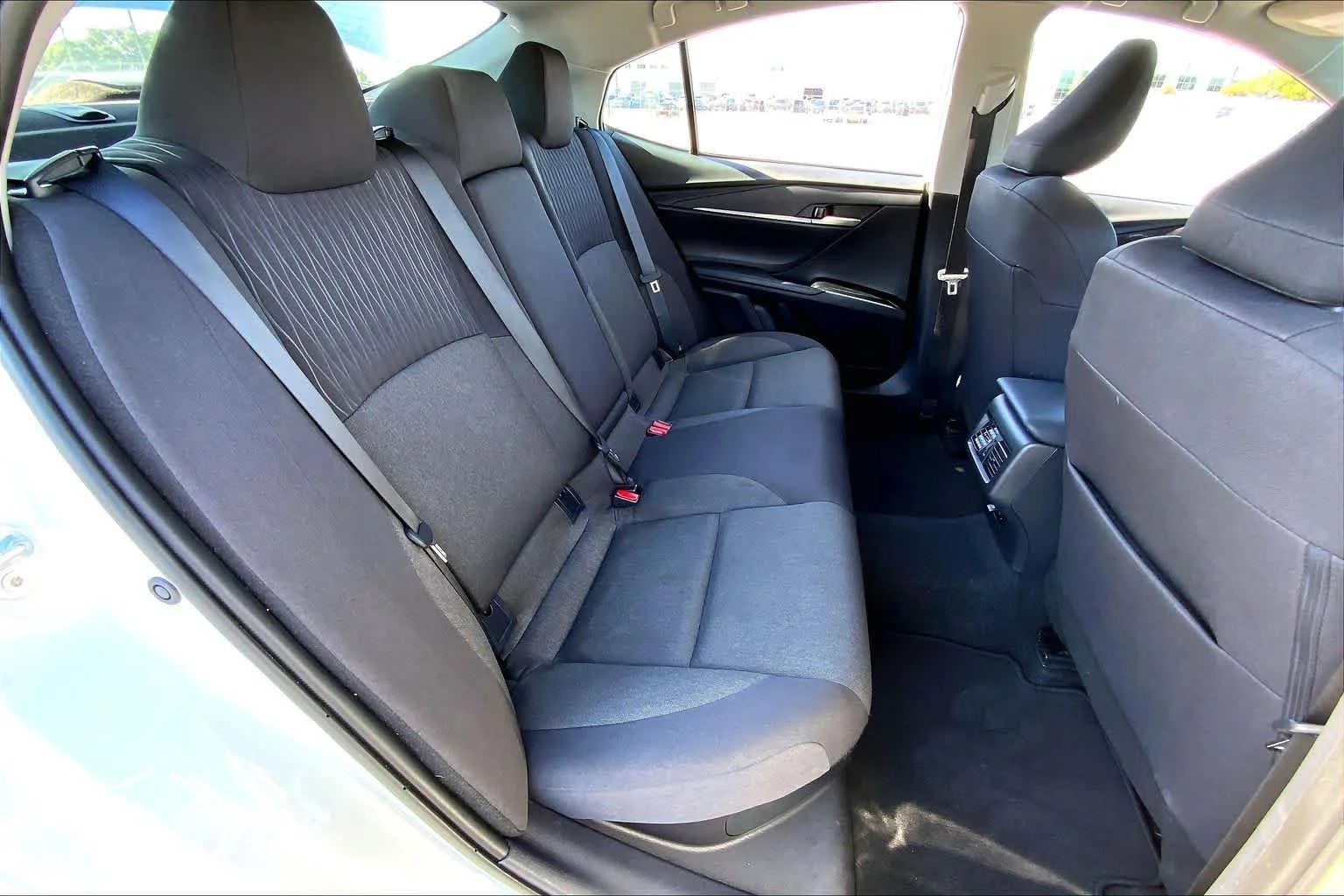 Used 2025 Ice Cap Toyota LE image 19