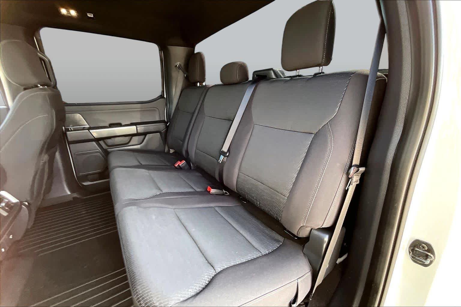 Used 2023 Avalanche Gray Ford XLT image 37