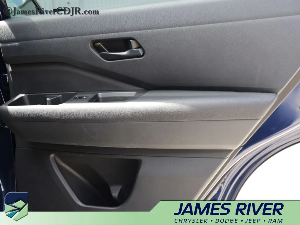 Used 2025 Blue Nissan SV image 11