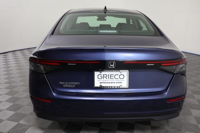 Used 2025 Blue Honda SE image 7