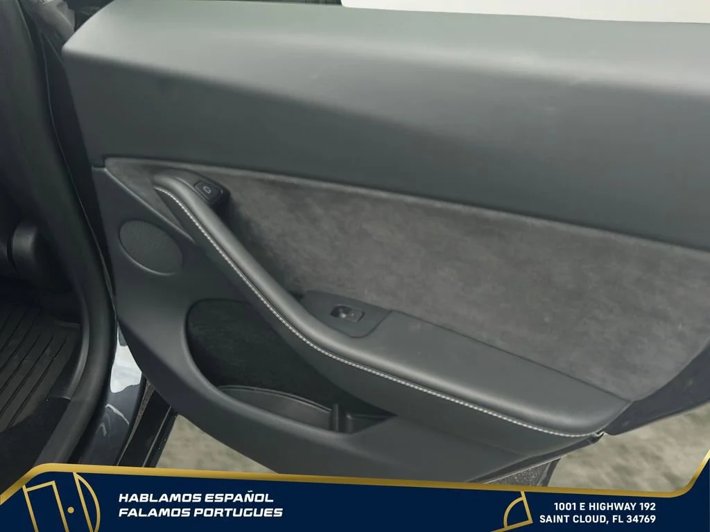 Used 2024  Tesla Long Range image 17
