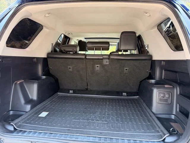 Used 2021 Blue Toyota Venture image 28