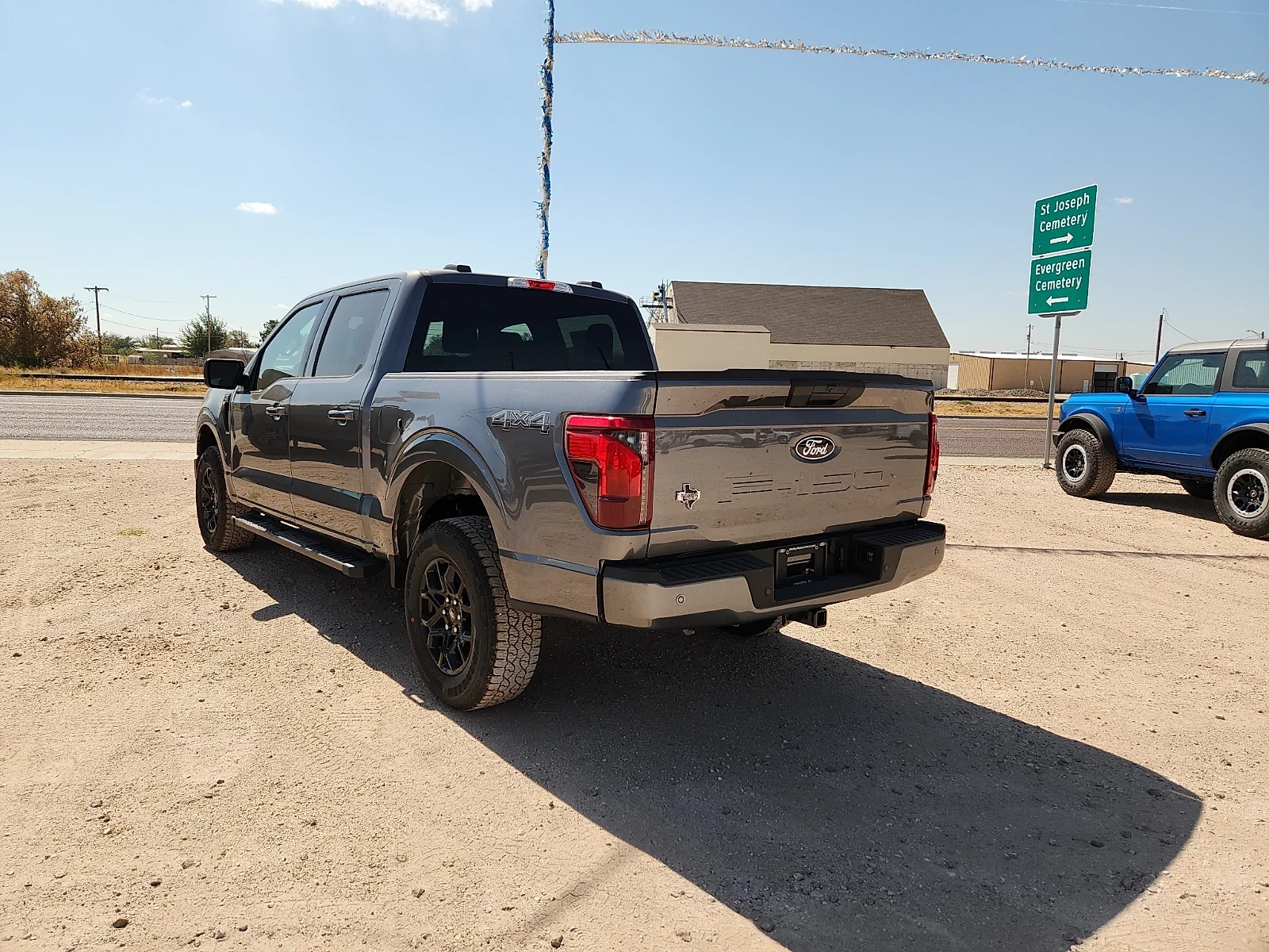 New 2026 Carbonized Gray Metallic Ford XLT image 5